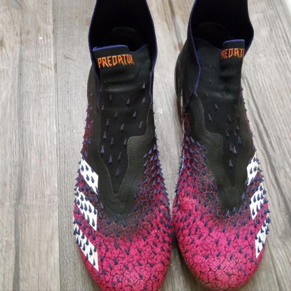 Cleats - Picture 1 of 6